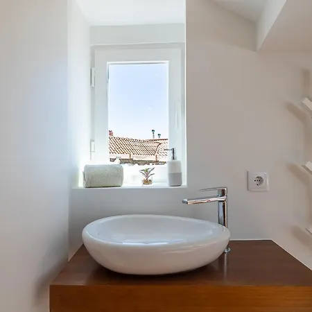 Olh'O Tejo Studio Apartment Lisbon