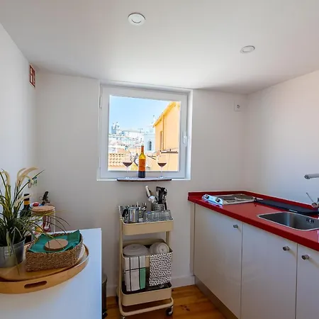 Olh'O Tejo Studio Apartment * Lisbon