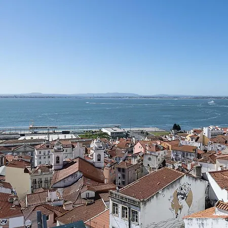 Olh'O Tejo Studio Apartment Apartment Lisbon